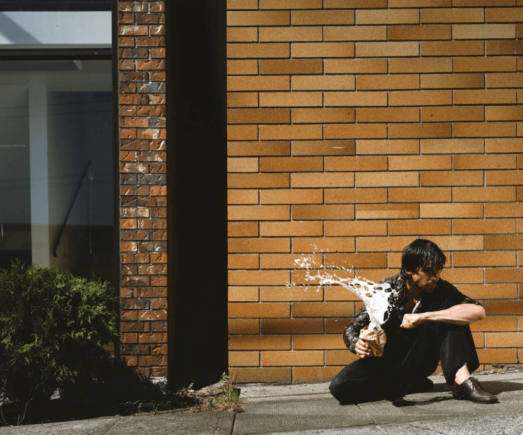 Milk [Lait], 1984 Diapositive dans caisson lumineux, 187 x 229 cm, Collection FRAC Champagne-Ardenne, Reims © Jeff Wall