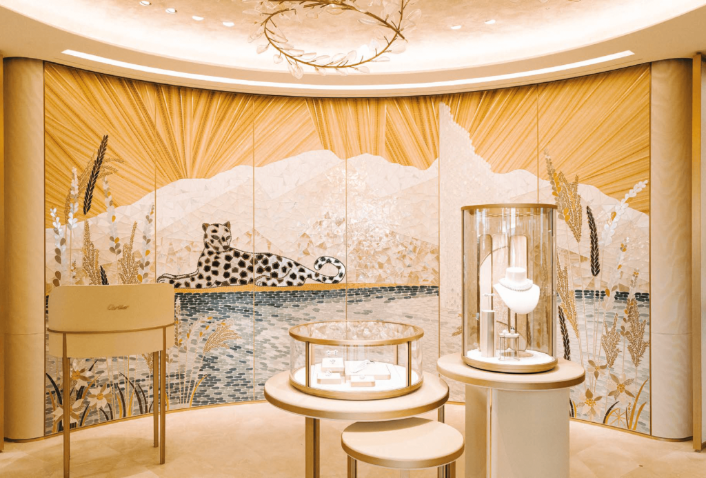 Panneau en mosaïque de Mathilde Jonquière pour la boutique Cartier de Genève © Photo  Pierre Mouton © Cartier