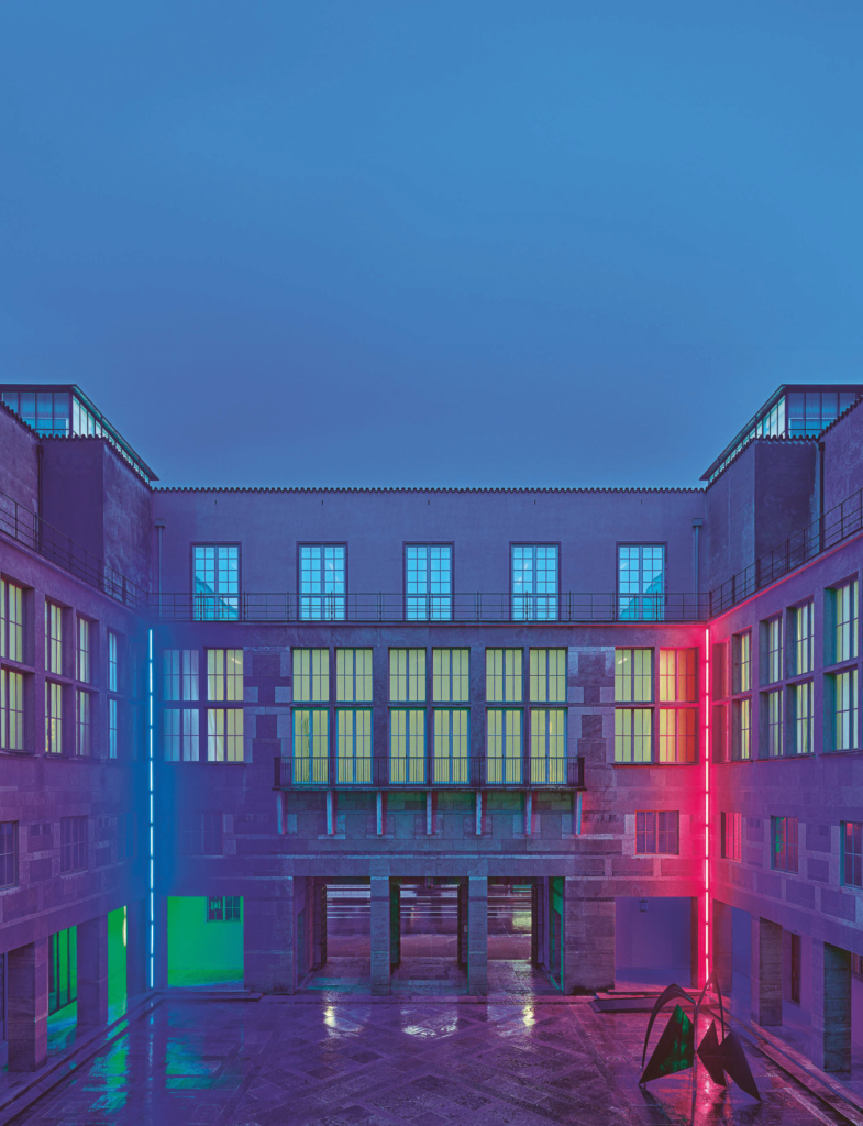 DAN FLAVIN DES MURS EN LUMIÈRE