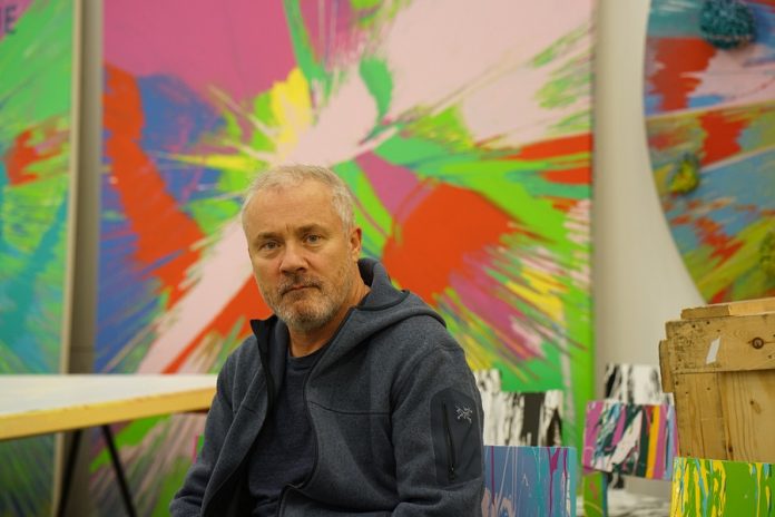 D Hirst.StudioPortrait2 Images of Damien Hirst creating spin paintings in his studio in April 1995, both as below: