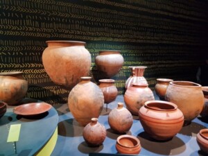 Potières d’Afrique – Voyage au coeur d’une tradition contemporaine