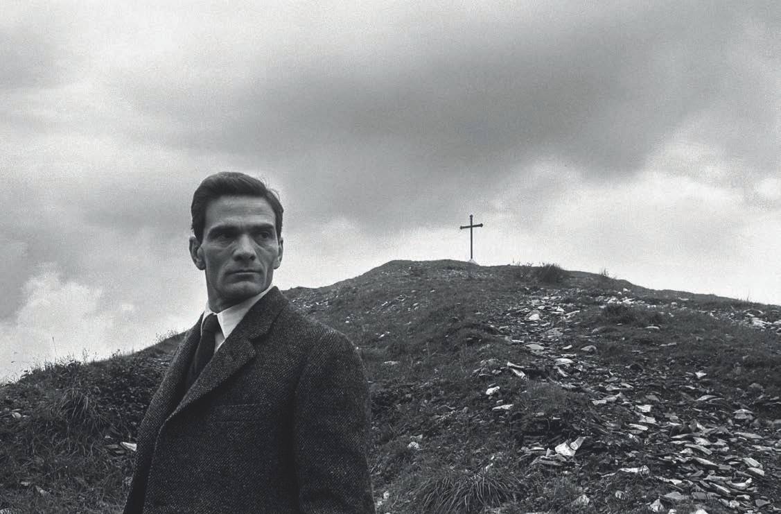 Pier Paolo Pasolini al monte dei cocci, Roma, 960 © Archivio Paolo Di Paolo (Collezione Fotografia MAXXI)