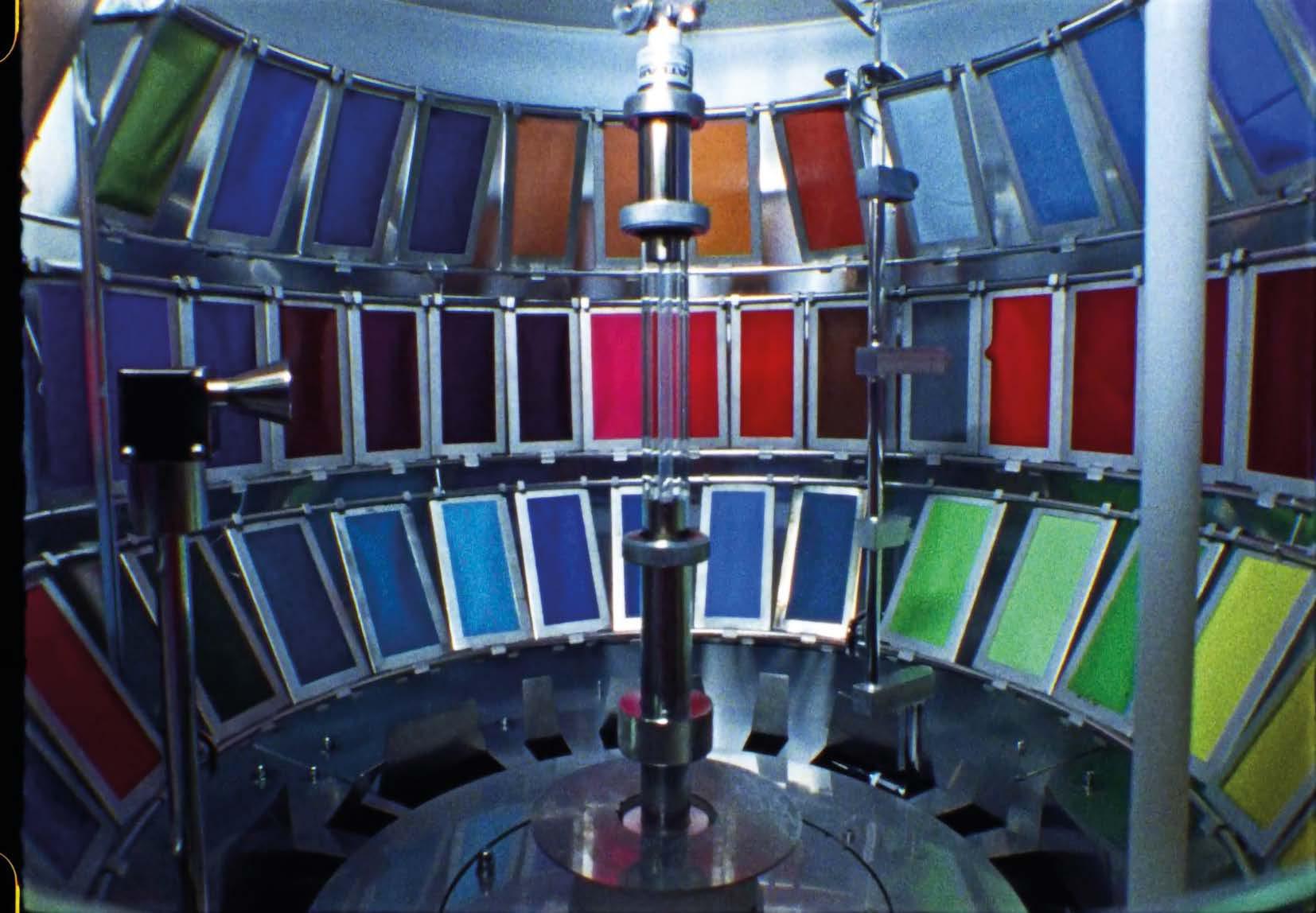 Yto Barrada, The Power of Twoor Three Suns [La puissance de
deux ou trois soleils], 2020, 16 mm
transféré en numérique, son,
couleur, 11 min. 11 sec.
© Yto Barrada, courtesy Pace Gallery;
Sfeir-Semler Gallery, Beirut/Hamburg.