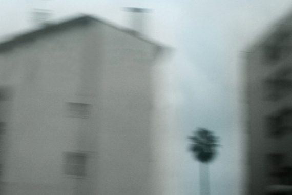 MARIE FRÉCHETTE TGV Toulon-Nice, 2005, impression photographique sur papier Canson, 80 x97cm