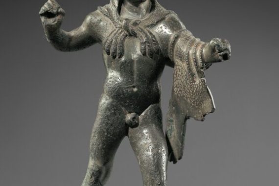 Statuette d'Héraclès
Art étrusque, première moitié du IVe s. av. J.-C. 
Bronze 
H : 14.3 cm