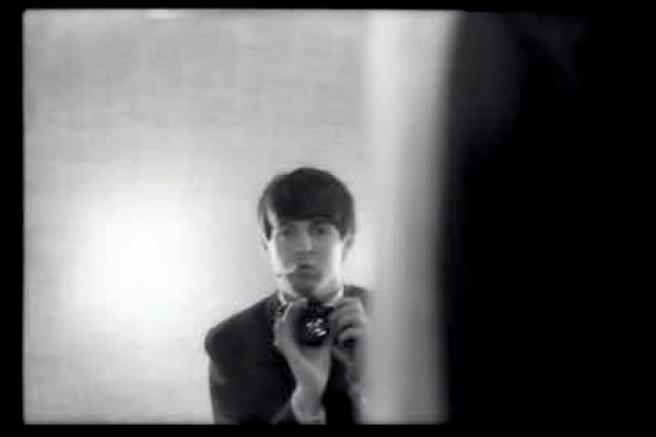 Autoportraits, Paris, janvier 1964
© 1964 Paul McCartney sous licence
exclusive de MPL Archive LLP